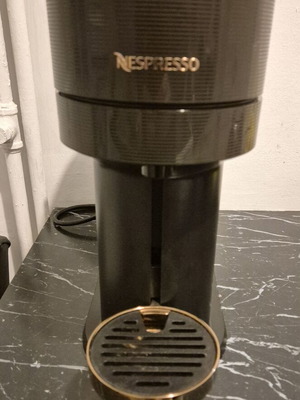 Nespresso Vertuo Next Premium coffee machine, black and rose gold