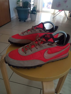 Nike Waffle Racer used orange sneakers size 41 retro style