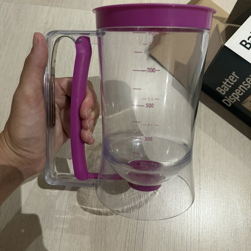Batter Dispenser like new for pancakes muffins cupcakes
