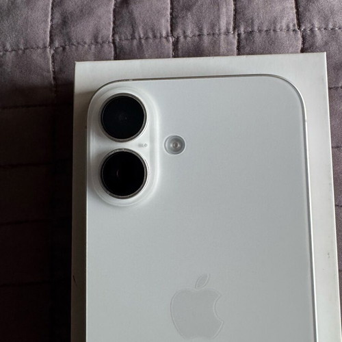iPhone 16 new, white, 128GB, with box and privacy screen protector
