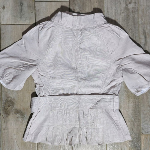 Zara jacket with flattering cut and belt like new, beige