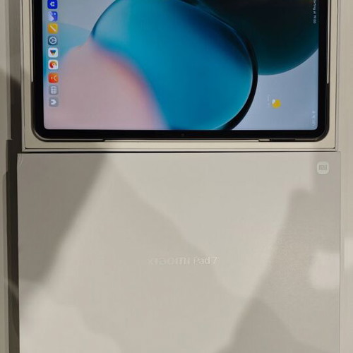 Xiaomi Pad 7 with Original Keyboard Case like new, English version