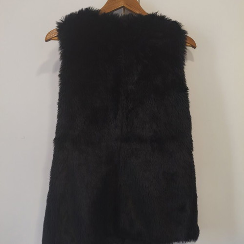 Stradivarius black sleeveless fur vest size Small like new