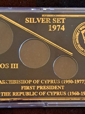 Plexiglass case for silver Makarios coins new, luxury