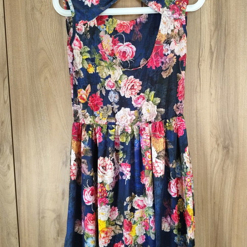 Floral fit & flare dress with bow back, like new, navy vintage print