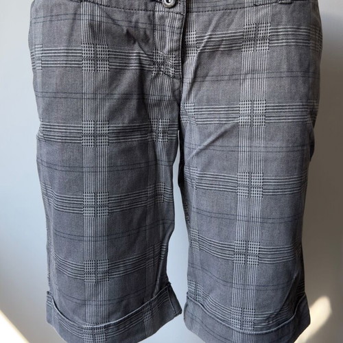 Sublevel gray checkered bermuda like new, size L