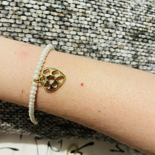 Set of 5 women's bracelets used, including shells and pearls