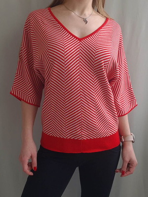 Nathalie Vleeschouwer women's wool sweater new, size M, red
