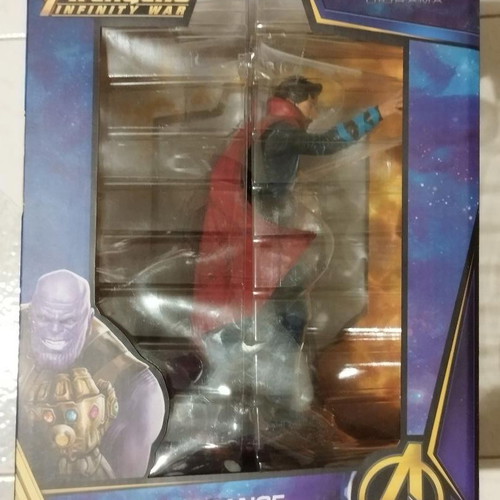 Dr. Strange PVC Diorama statue like new, boxed