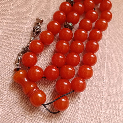 Vintage handmade bakelite mastic komboloi, 33 beads