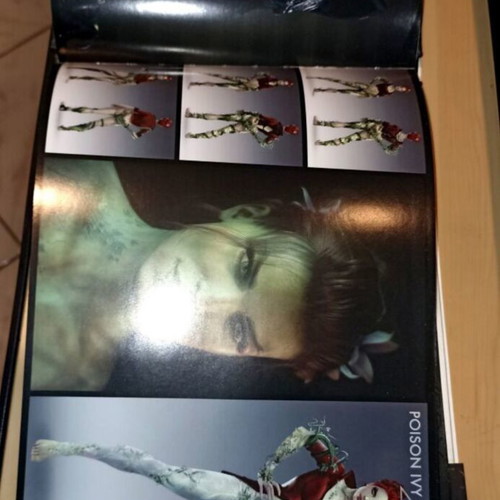 Batman Arkham Knight art book with comic issue 0