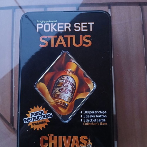 Chivas Regal Status poker set new in metal case