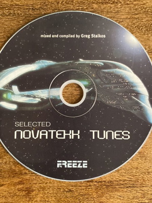 Selected Novatekk Tunes CD σαν καινούργιο, ηλεκτρονική μίξη από Greg Staikos