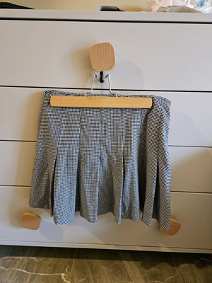 Φούστα Stradivarius medium σαν καινούργιο, χειμερινή, απαλή