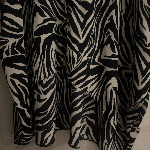 Fashion Plus asymmetric zebra print shirt new, oversized