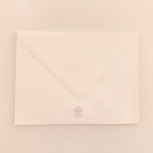 White envelopes 18x13.5cm pack of 3 like new