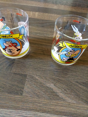 Collection glasses used, set of two