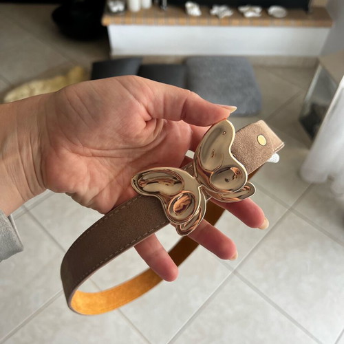 Butterfly belt like new with 2 gifts Love Moschino keychain and strap