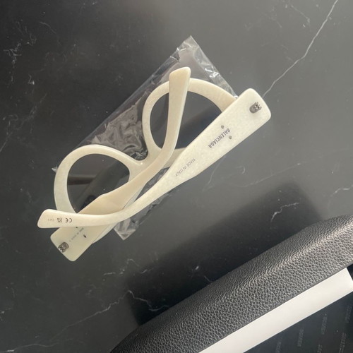 Balenciaga sunglasses new, acetate frame, white cream color