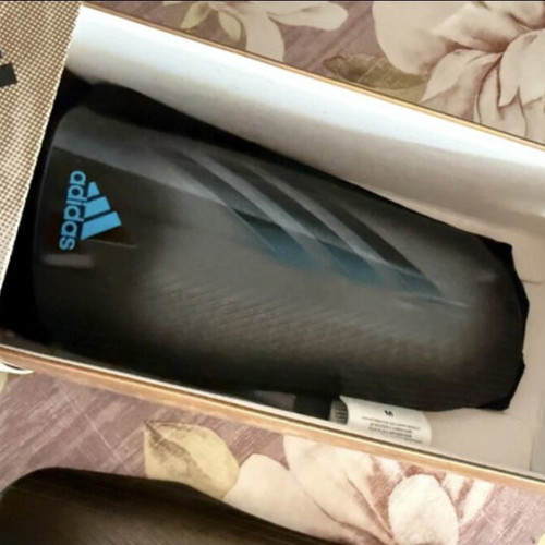 Football shinguards with box, unused