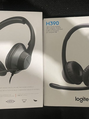 Logitech H390 and Creative HS-720 v2 headsets new, professional communication