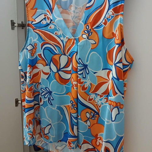 Blouse No M like new, multicolored