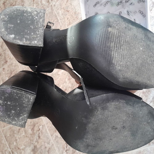 GoGo Shoes leather handmade heel sandal like new, size 37, black