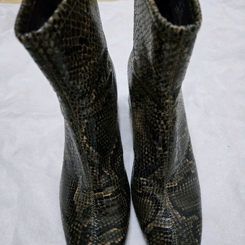 Zara ankle boots with snake print like new, size 37