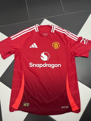 Manchester United collectible shirt like new, size Large