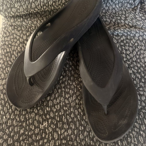 Crocs ladies flipflops black size W11 used