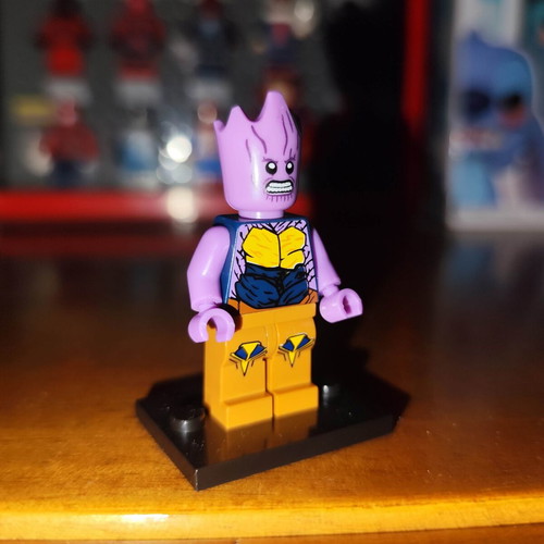 The Mad Groot figure like new with stand
