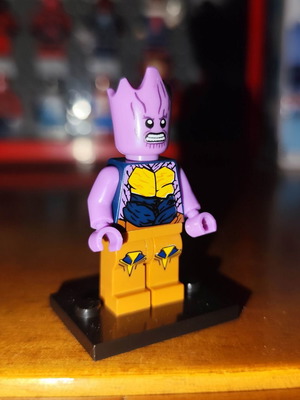 The Mad Groot figure like new with stand