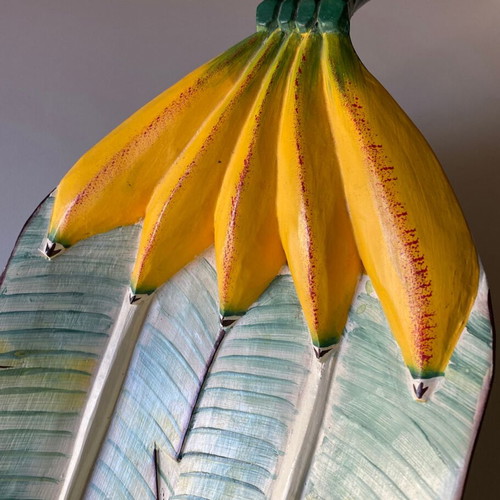 Wooden decorative fruit bowl with bananas and banana leaves like new