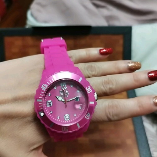 Wristwatch fuchsia new, pink design