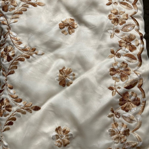 Half-double quilt new, ecru with flowers and ruffles, 148x202 cm