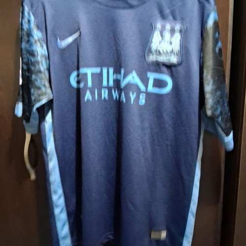 Manchester City jersey size Large like new