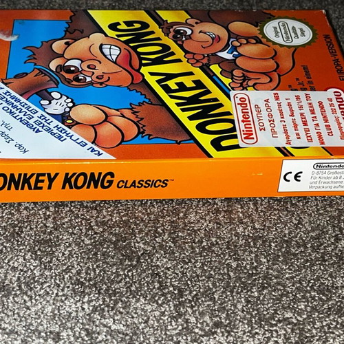 Donkey Kong Nintendo NES used with Greek instructions and complete set