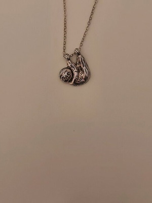 Sloth necklace new, silver