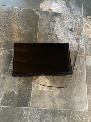 LG 28-inch TV like new with decoder