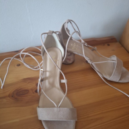 Envie Mairiboo platform sandals new, size 40, beige butterfly design