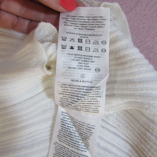 Only sleeveless knitted summer top L ivory V-neck
