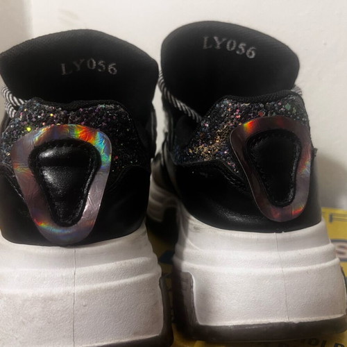 Issue Fashion women's sneakers used black and gray size 38