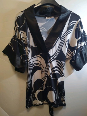 Women's satin blouse one size with wide sleeve and tie belt like new