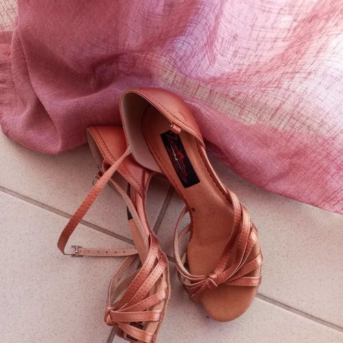 Dance shoes lightly used, brown, size 37