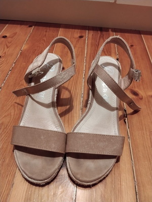 Parex beige platform espadrille sandals