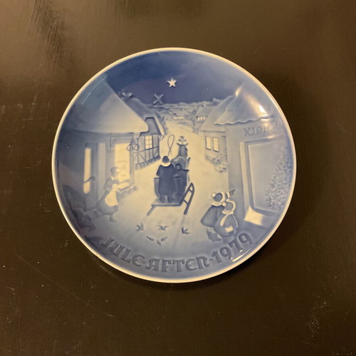 Authentic Danish Christmas Plate 1979 porcelain B&G like new