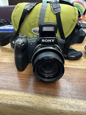Sony Cyber-shot DSC-HX1 camera used with 9.1MP and 20x optical zoom