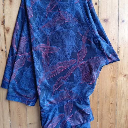 Sports leggings like new, blue with striking print, size L