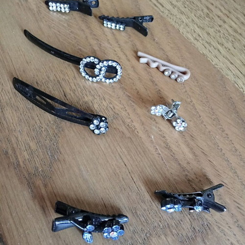 Hair accessories used with rhinestones, black and silver