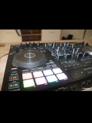 Roland DJ-707M Mobile DJ Controller σαν καινούργιο